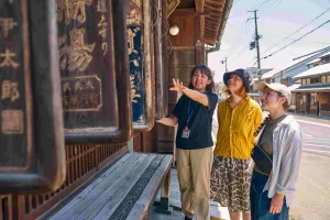 Guided walking tour in Kinomoto, Nagahama, learning local history from a guide
