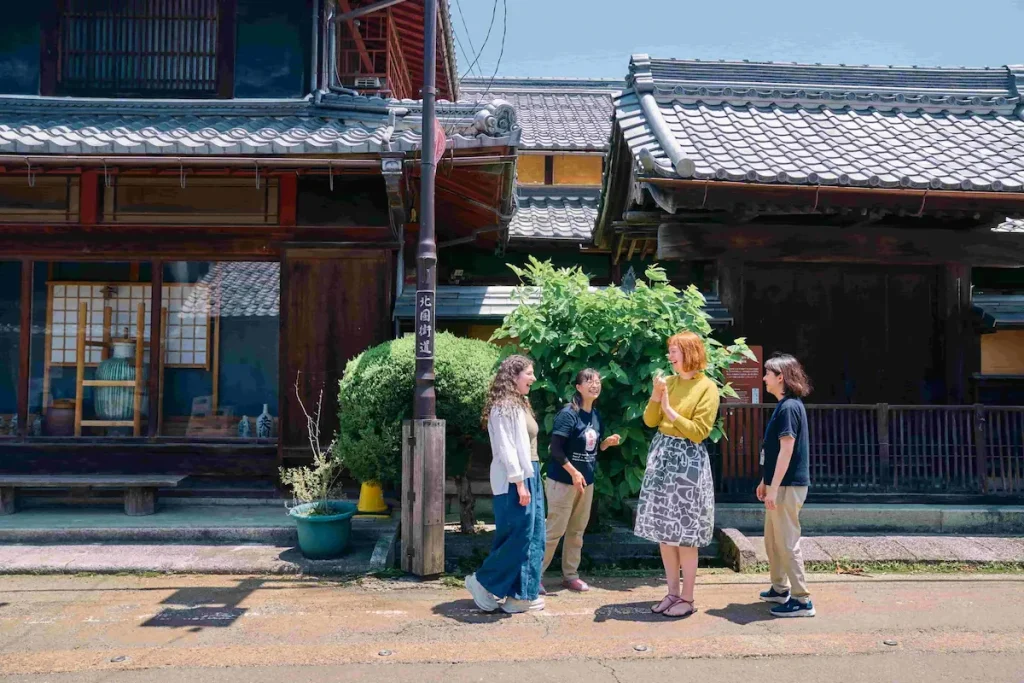 Walking tour through the historic streets of Kinomoto with local guides in Nagahama