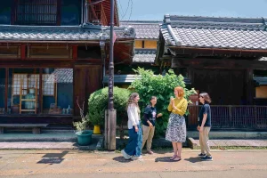 Walking tour through the historic streets of Kinomoto with local guides in Nagahama